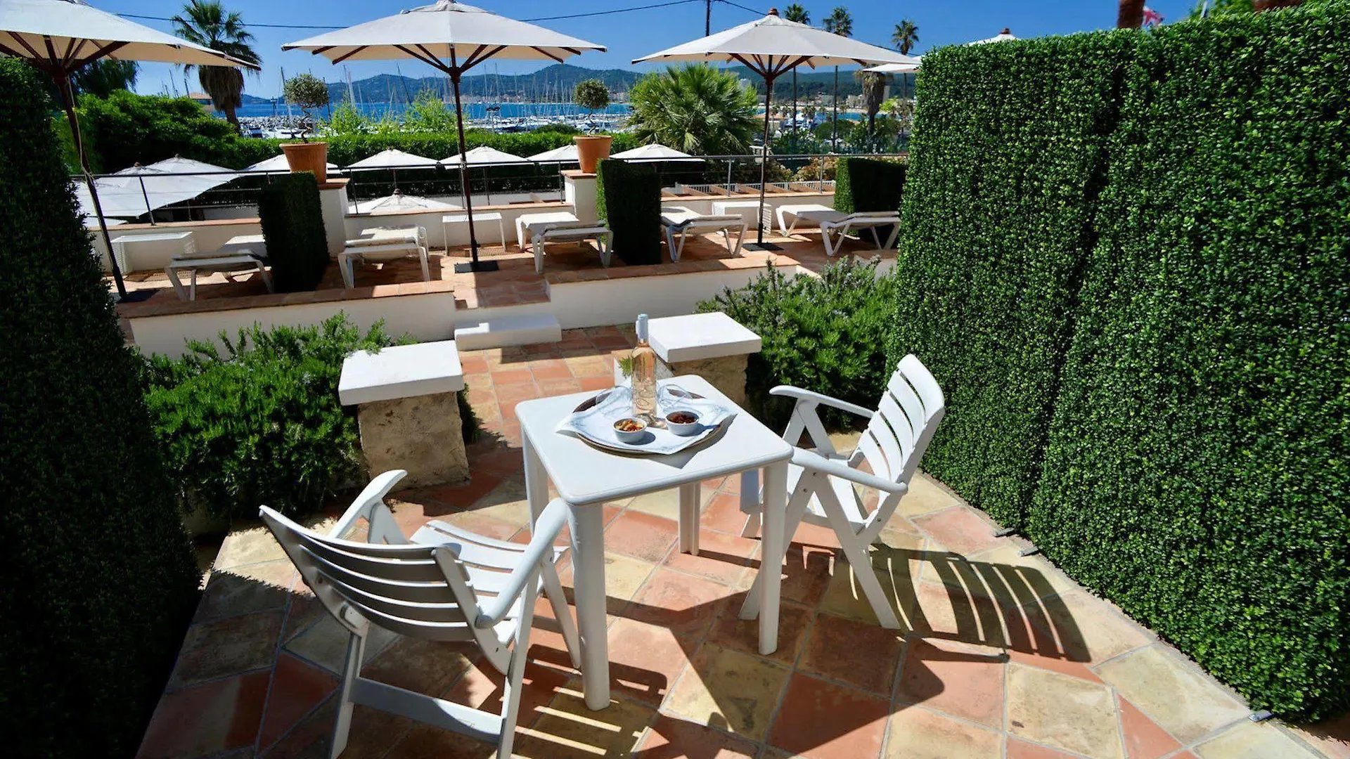 Hotel Auberge De La Calanque Le Lavandou